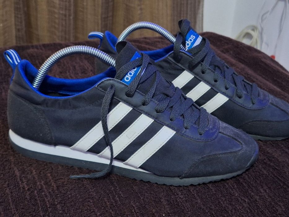 Vând Adidasi Vs Jog