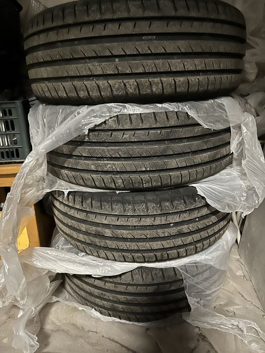 Продам комплект новых шин с дисками