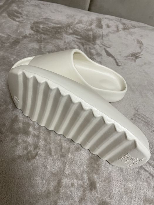 Slapi noi marimea 36/37