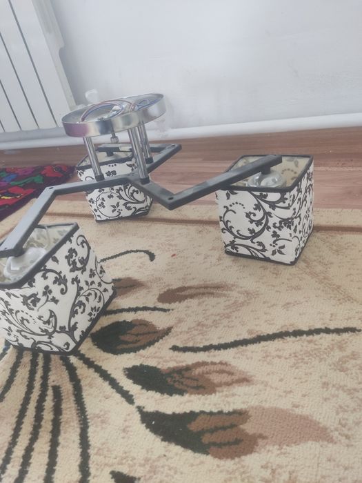 Продам люстру трёх раковых