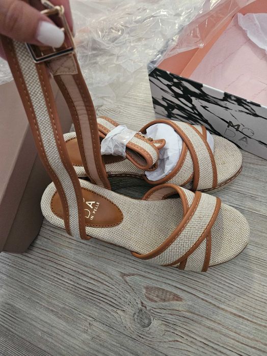 Страхотни сандали Moda in pelle 37 номер, нови