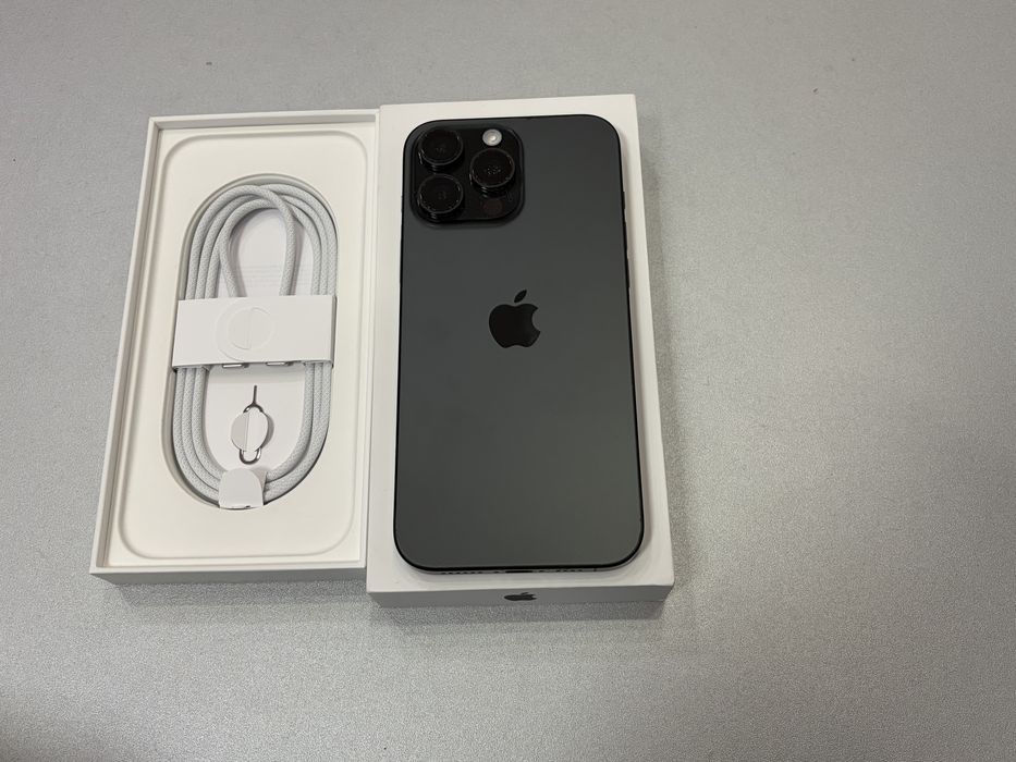 Iphone 16 Pro Max, 1TB, Black Titanium, la cutie