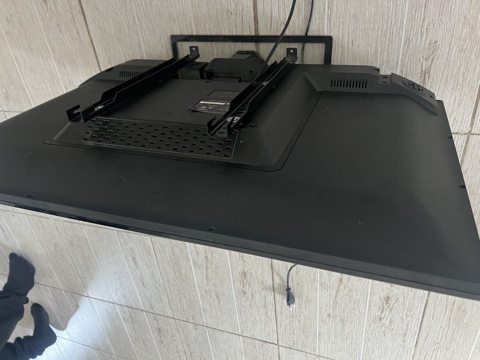 Телевизор TLC.