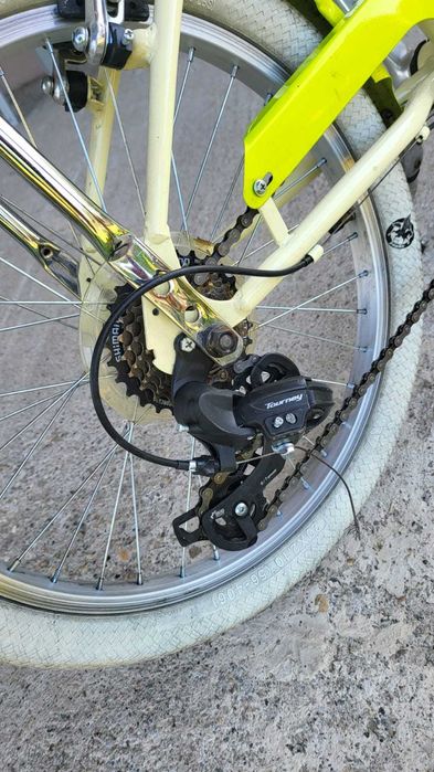 Bicicletă Pegas Strada Mini 20” 7S Shimano Tourney – crem/verde – stare foarte bună