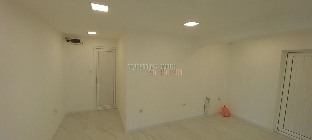 Дава се под наем Ателие в Варна, Цветен квартал - 25 кв.м за 382.5 € - Снимка #4