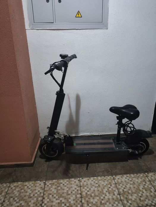 СРОЧНО Продаю электросамокат