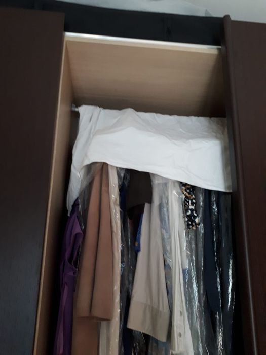 Dulap cu uși glisante