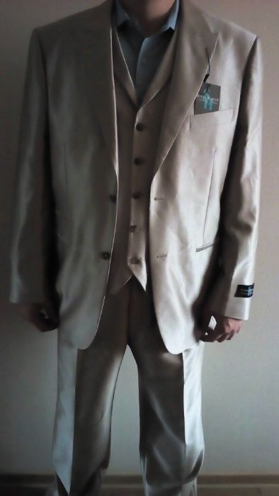 продам костюм НОВЫЙ