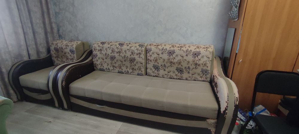 Продам диван с креслом