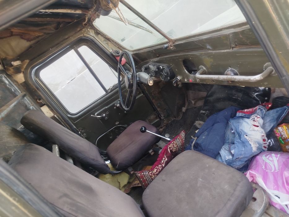 Uaz 469 sotiladi zapchastga