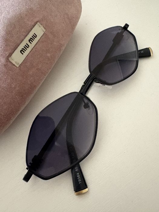 Ochelari de soare miu miu