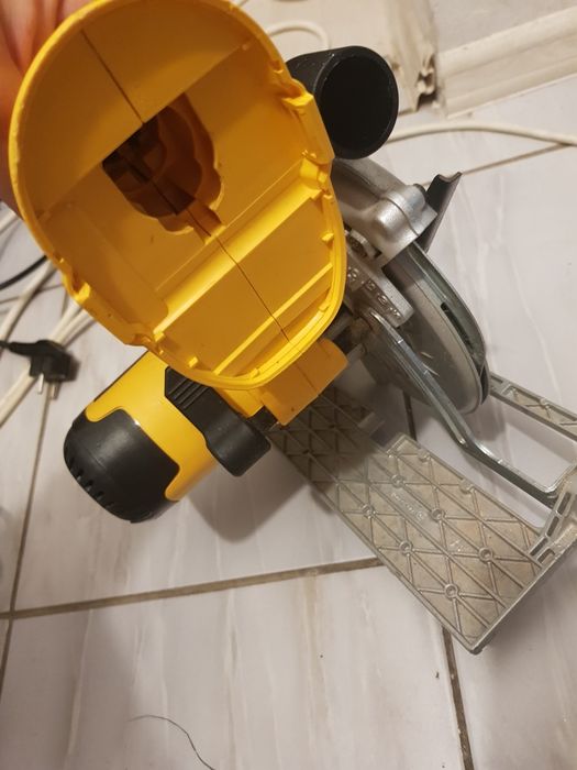 Circular Dewalt DC390