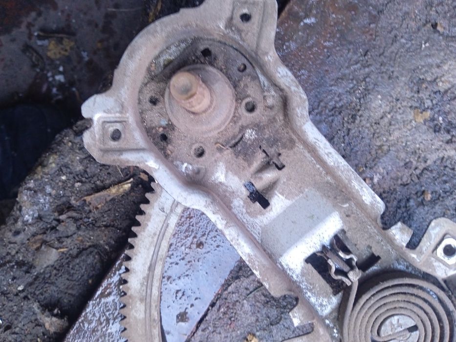 Мерседес 124 стеклоподъёмник, решётка