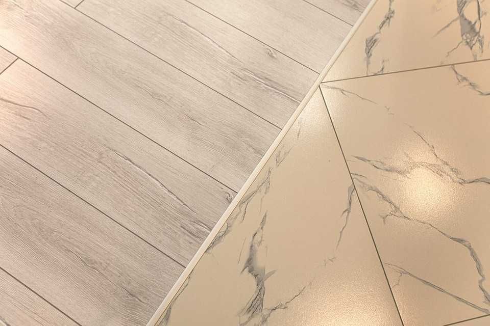 Установка плинтусов настил паркета ламината деревянных полов шлифовка