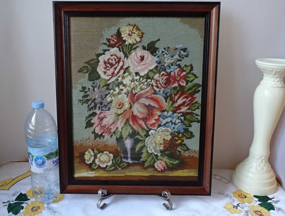 Гоблен- голям, натюрморт,  „Ваза с цветя “, едър бод, със стъкло