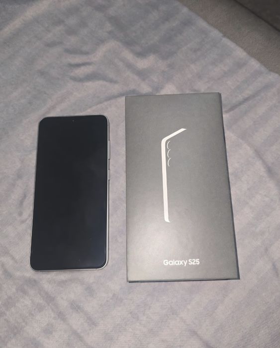 Samsung s 25 новая.