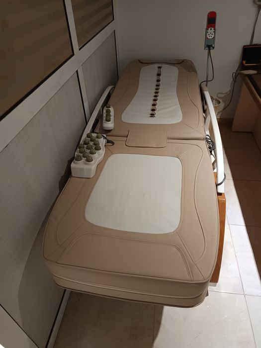 Pat  pentru Masaj Terapeutic cu Pietre de jad