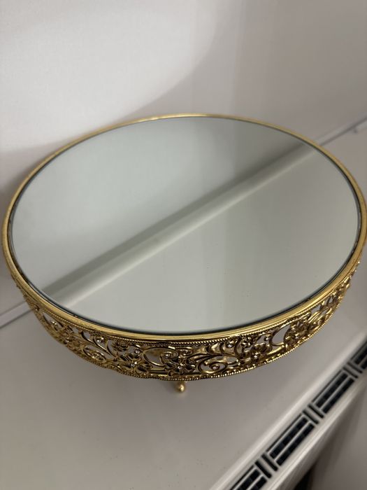 Тортница круглая