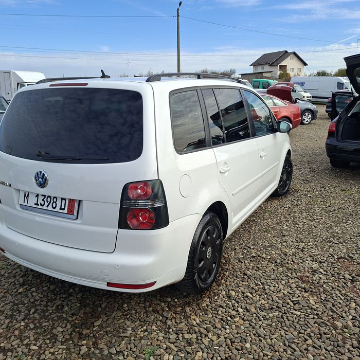 VOLKSWAGEN Touran 2010 — imagine 5