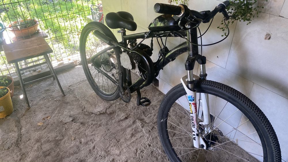 Vând / Schimb Bicicletă cu Motor 80cc 2T - Upgrade-uri + Toba Banana | 850 lei
