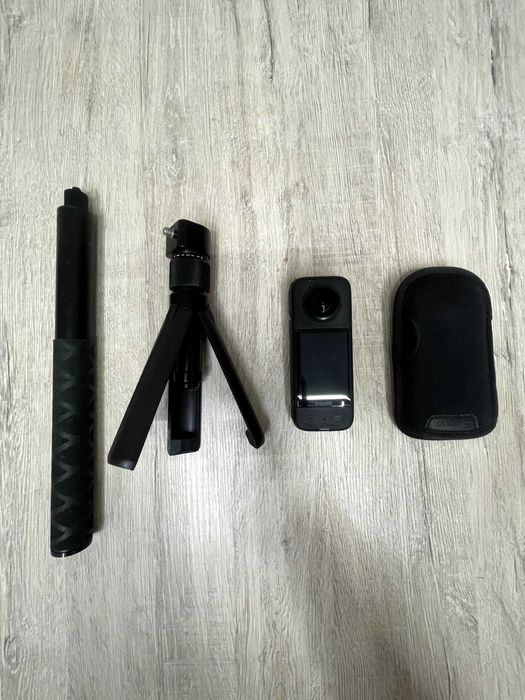 Insta360 x3 + штативы