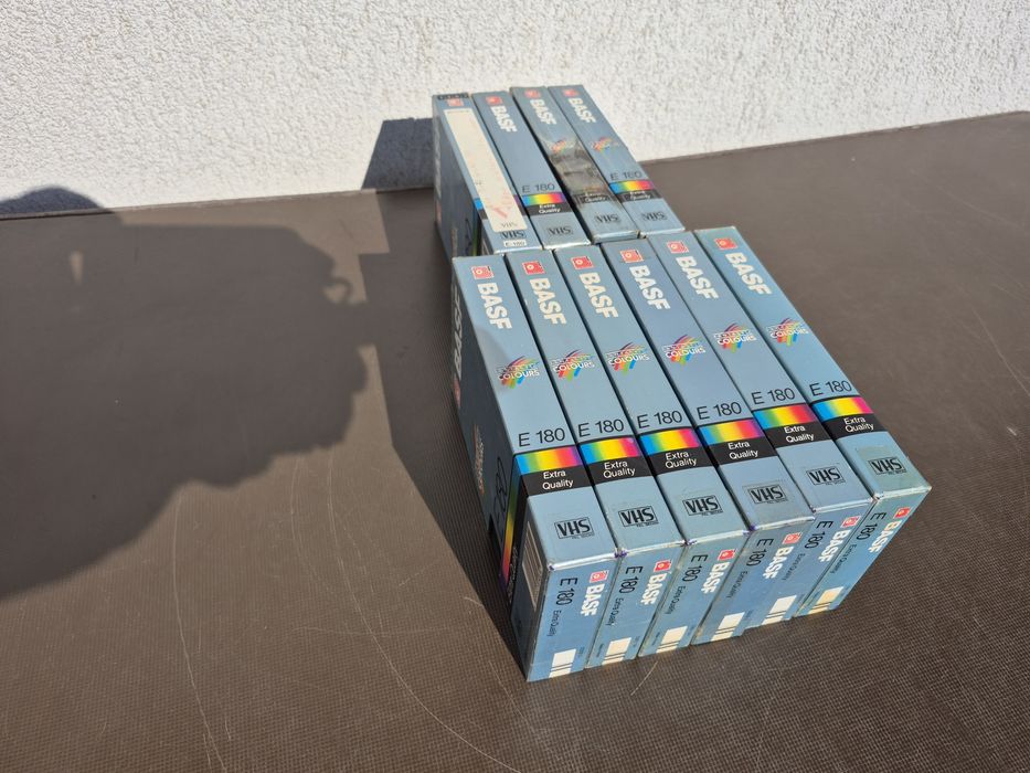 Vând 10 casete video Basf VHS originale de 180 minute colectie filme acțiune,drama,Comedie, Triler, dragoste,western...etc.