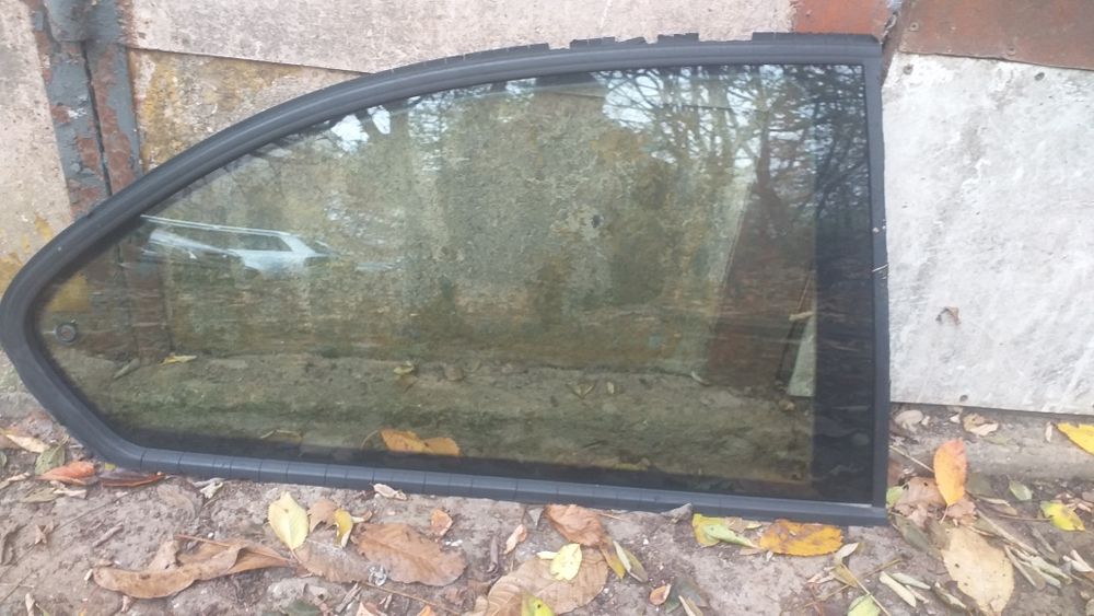 Задно дясно стъкло за бмв е46 компакт