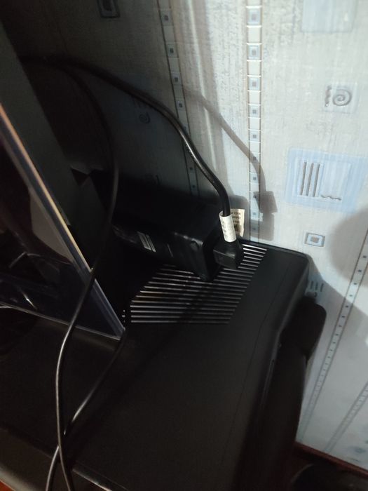 Продаю xbox 360 freeboot