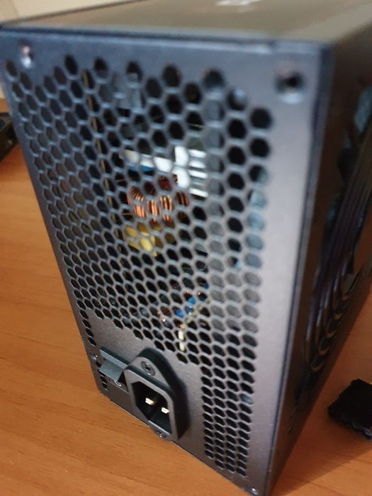 Sursa gigabyte de 650  noua