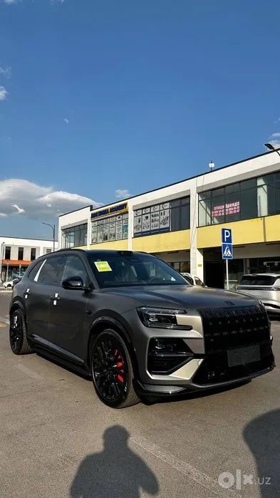Zeekr 8x shadow edition.