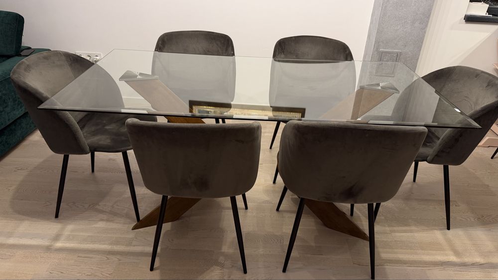 Vand masa picioare lemn nuc si blat sticla