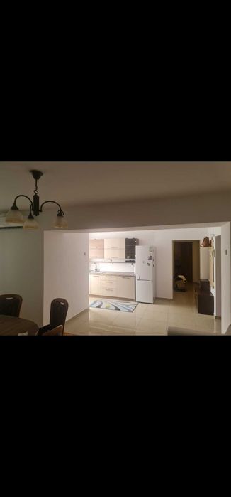 Inchiriez apartament 3 camere zona Decebal