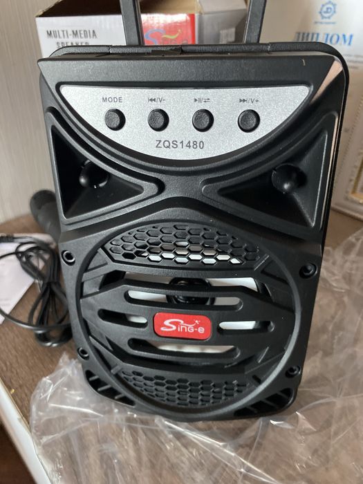 Колонка мульти медиа с микрофоном