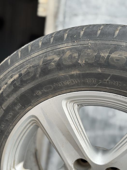 продам шины 215/70R16
