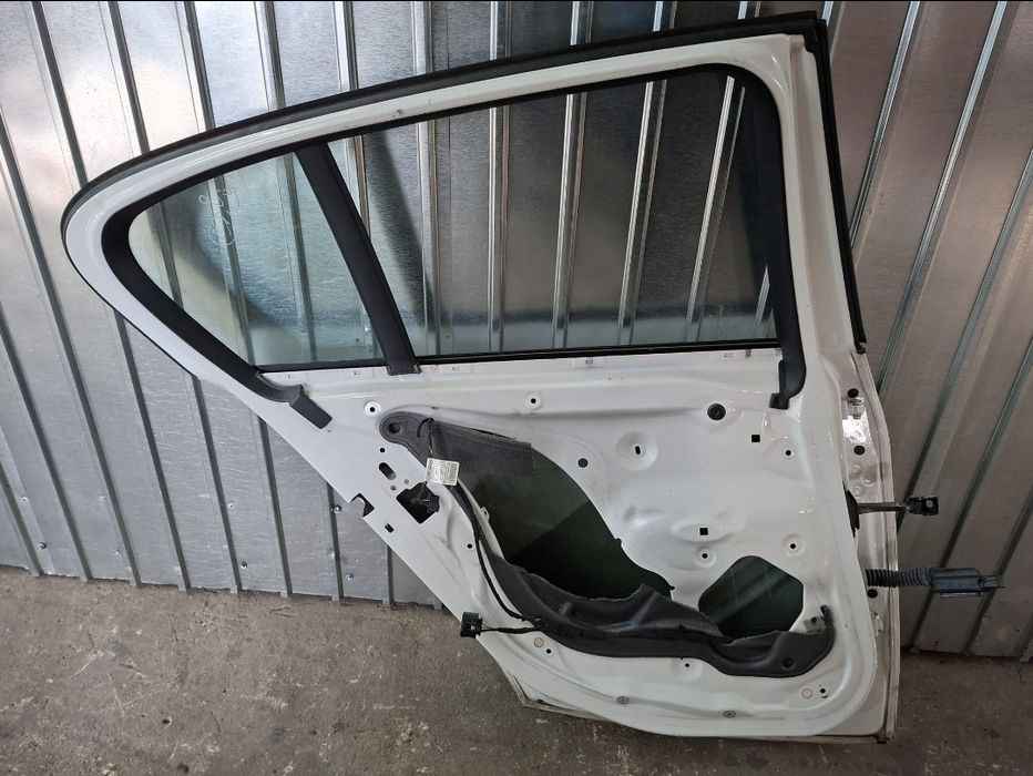 Usa stanga spate BMW seria 1 f20