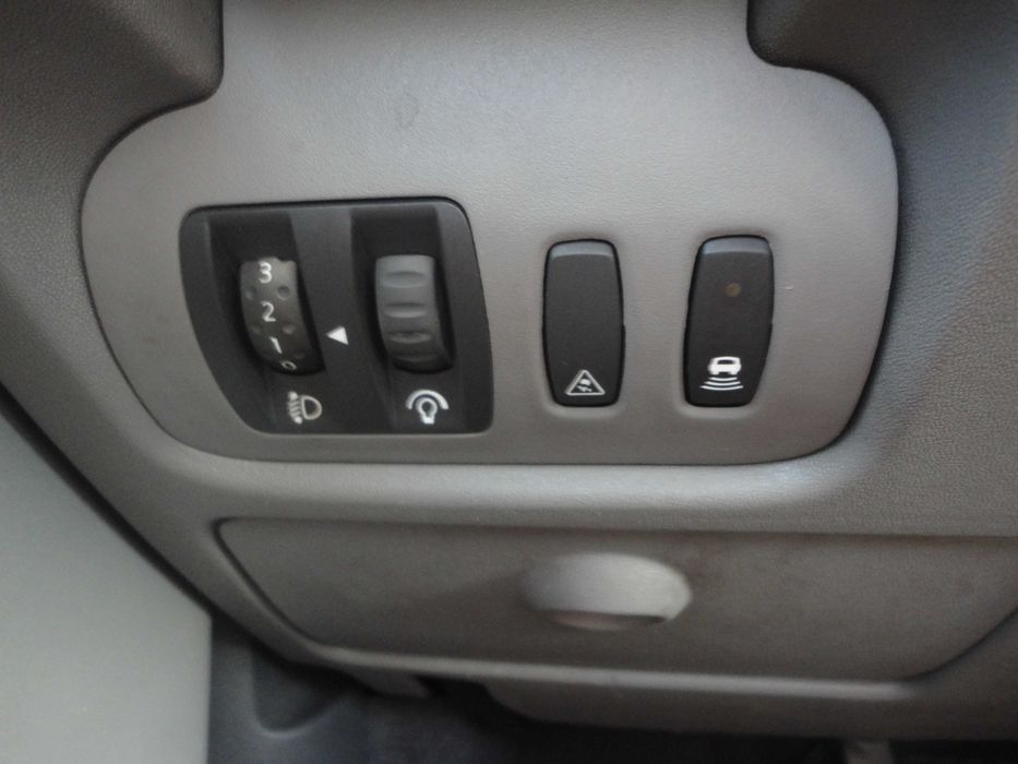 Продавам РЕНО СЦЕНИК  2  DCI, 2007 Г.