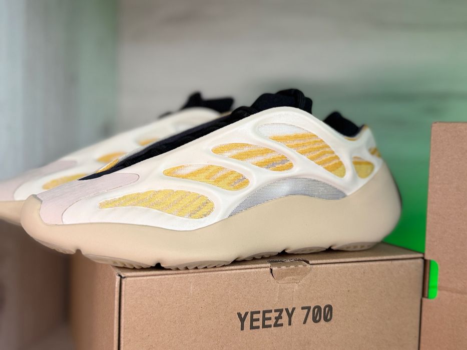 Adidas Yeezy 700 V3 Safflower