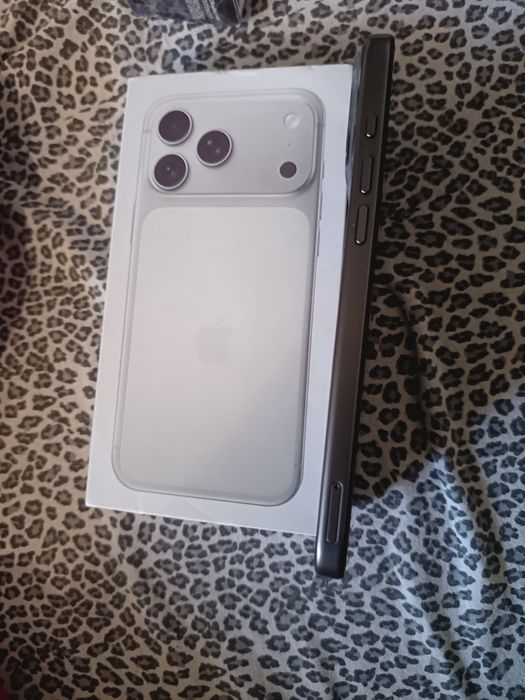 iPhone 17 pro max 1TB