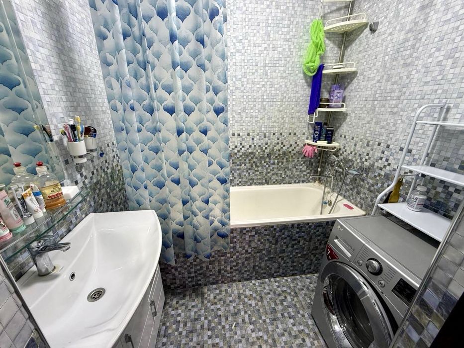 10 худуд 3 хонали уйи сотилади, мебель билан