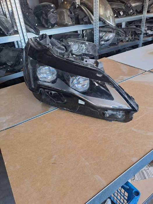 Far dreapta Peugeot 5008 Full Led Technology cod 89914260