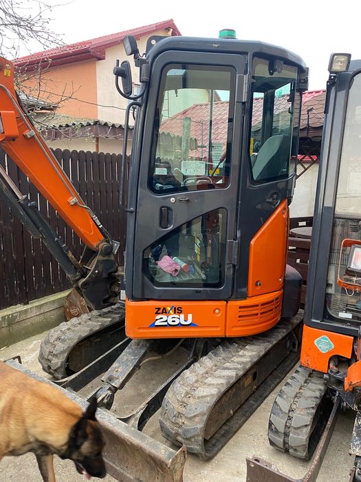 Miniexcavator de inchiriat