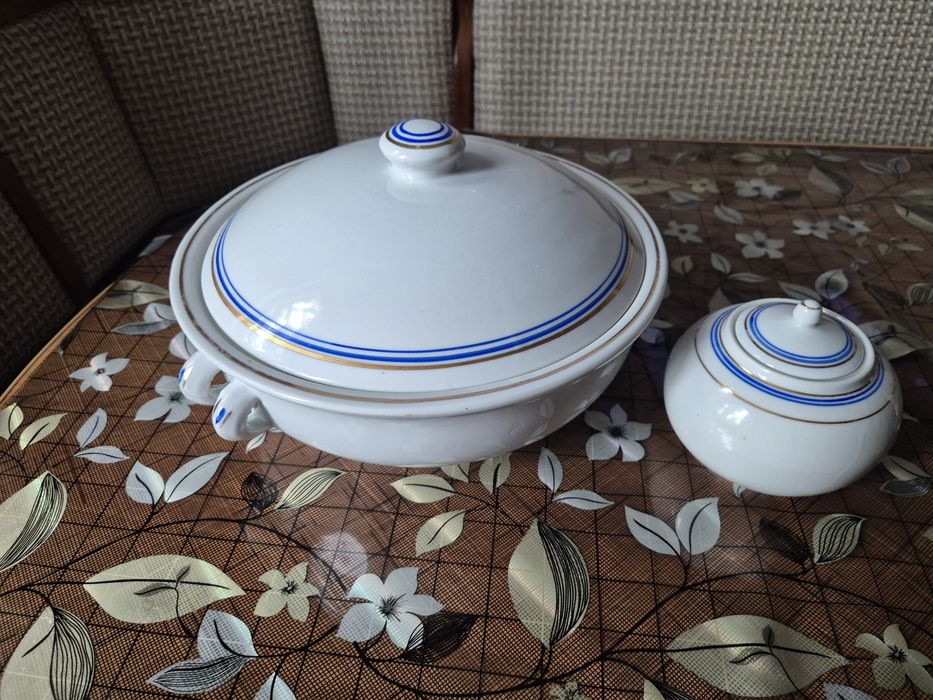 Продам супницу и тарелки!