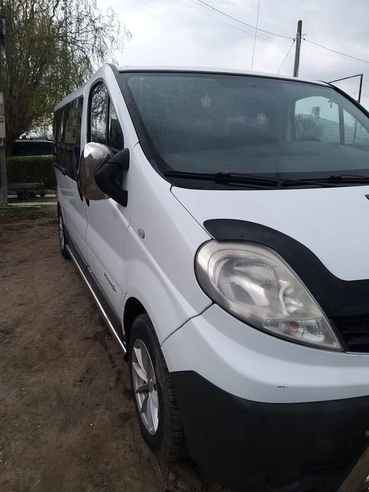 Renault trafic 8+1 long