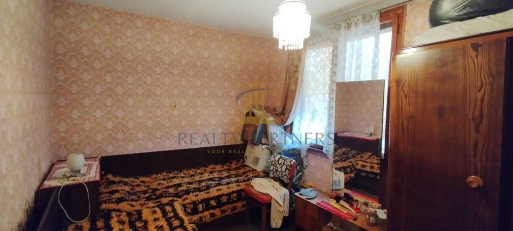 Продава се Къща в с. Дивотино, Област Перник - 180 кв.м за 556 €/кв.м - Снимка #2