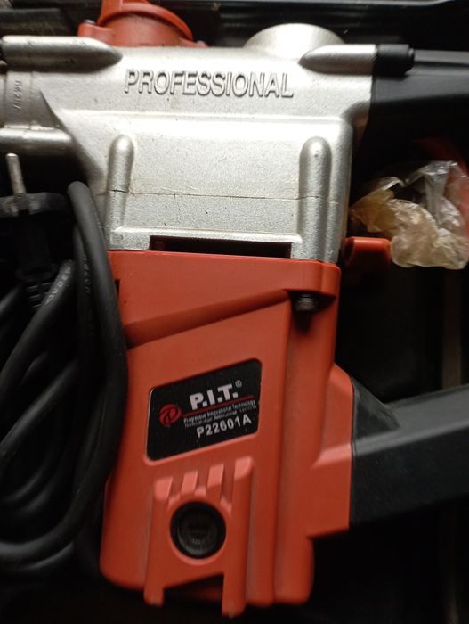 Перфоратор фирмы Пит
