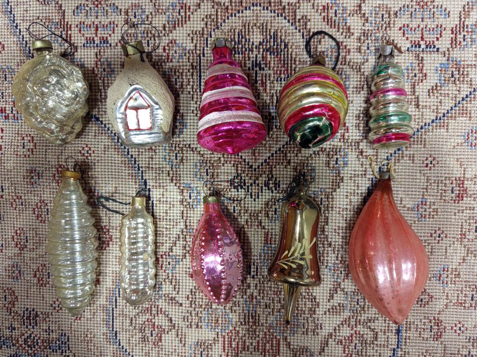 Продам советские елочные игрушки СССР шары и другие по 30000  за штуку