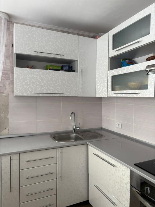 Продам угловой кухонный гарнитур