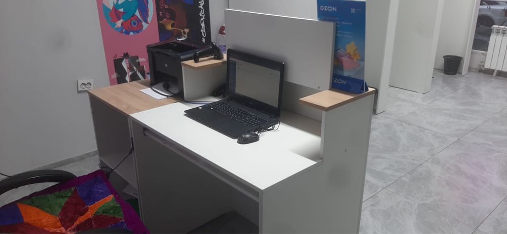 Мебель,примерочные,стеллажи,принтер.