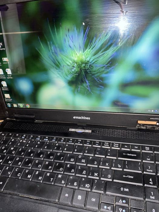 eMachines E527 ноутбока