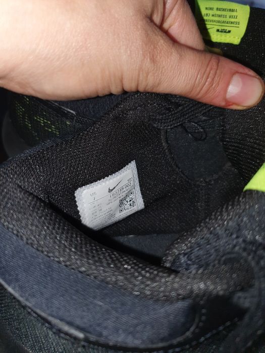 Nike LeBron Witness 8 Black Volt - Marimea 41 - Baschet - FB2239